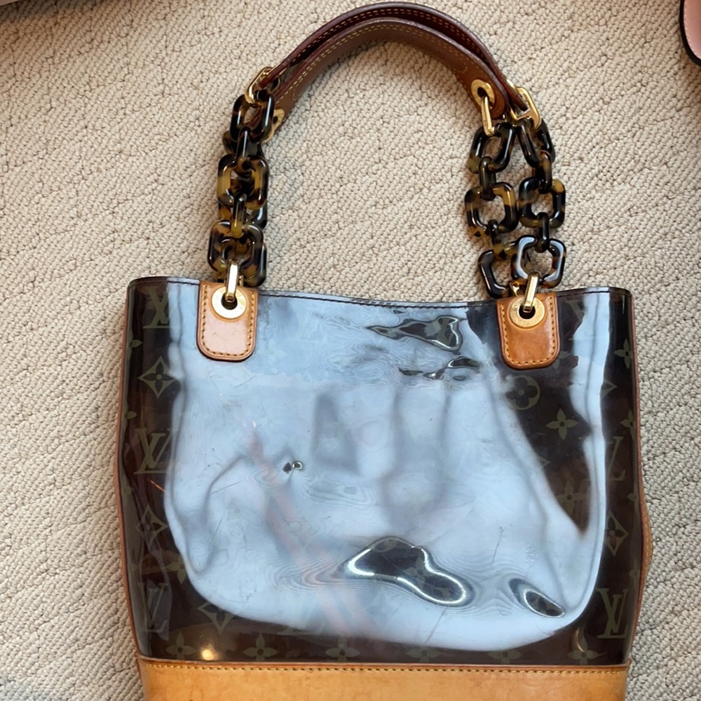 Louis Vuitton - Picture 2 of 12